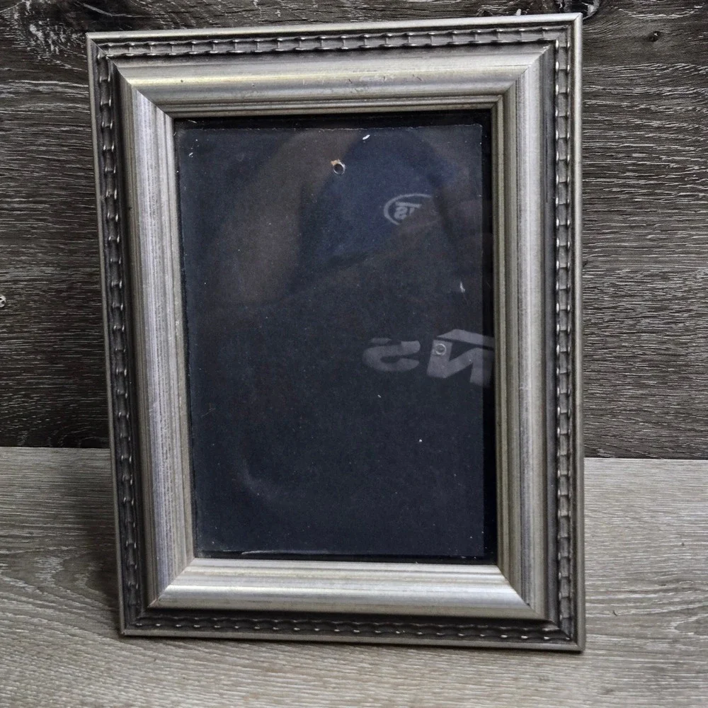 Silver Tone Metal Beaded Rope Border Rectangular Picture Frame 6.5x4.5